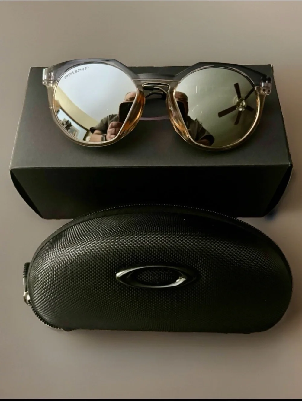 Oakley description brand